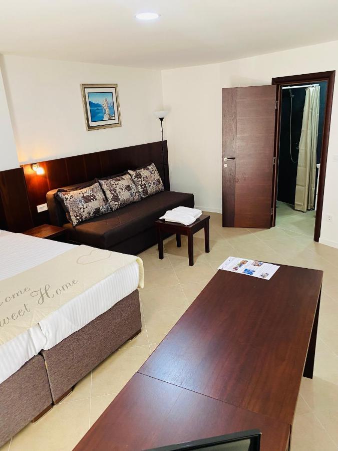 Hotel Vienna Herceg Novi Exteriér fotografie