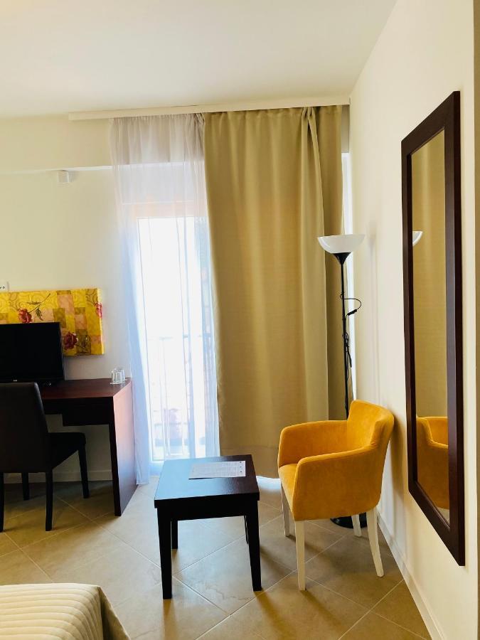 Hotel Vienna Herceg Novi Exteriér fotografie