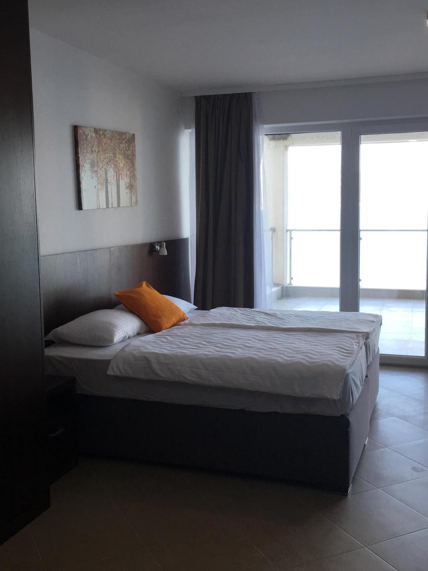 Hotel Vienna Herceg Novi Exteriér fotografie